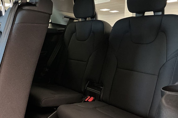 Volvo XC90 25 of 30