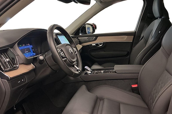 Volvo XC90 13 of 30