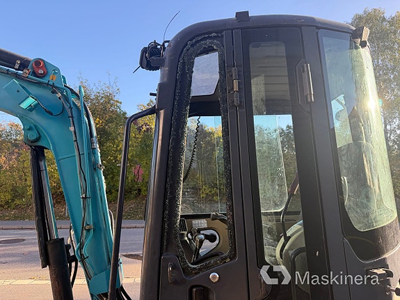 Grävmaskin Airman AX38U-5 med tillbehör 16 of 27