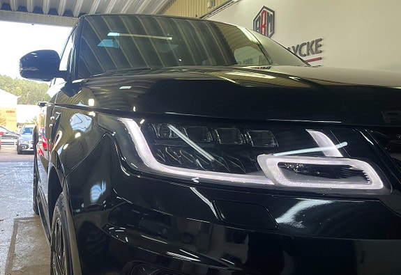 Land Rover Range Rover Sport 18 of 22