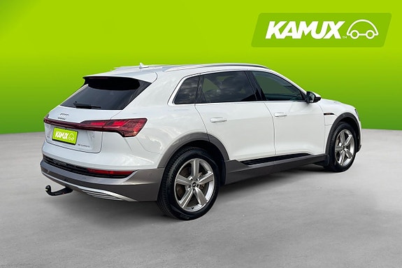 Audi e-tron 4 of 26