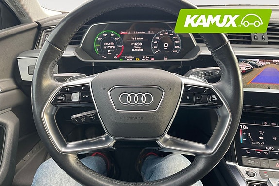 Audi e-tron 14 of 26