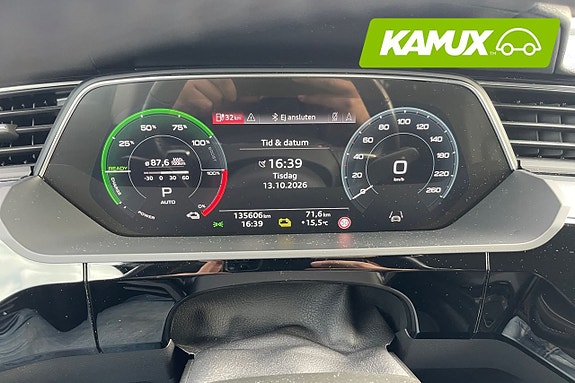 Audi e-tron 13 of 26