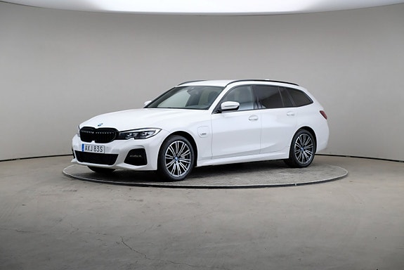 BMW 330e