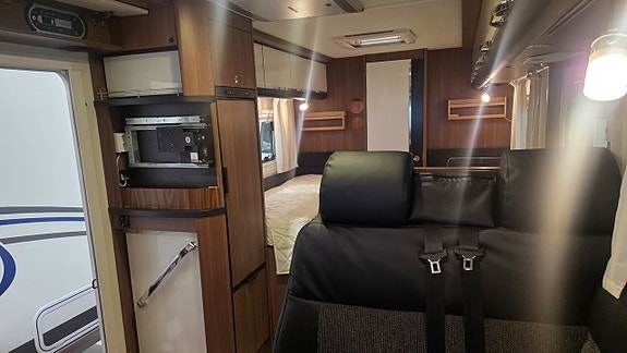 LMC Cruiser T712 Premium 8 of 28