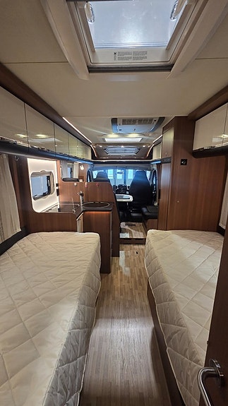 LMC Cruiser T712 Premium 20 of 28