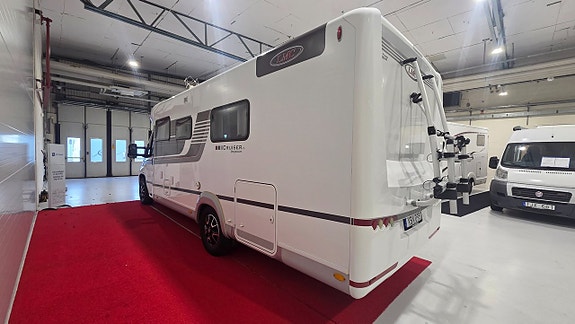 LMC Cruiser T712 Premium 3 of 28