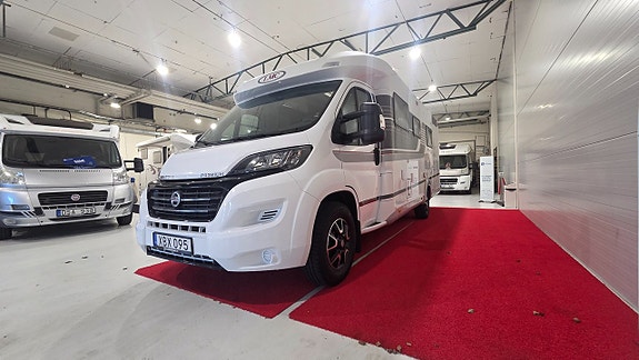 LMC Cruiser T712 Premium 4 of 28