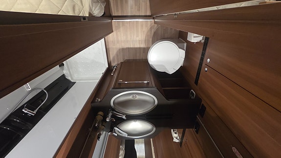 LMC Cruiser T712 Premium 17 of 28