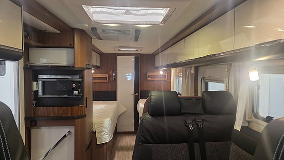 LMC Cruiser T712 Premium 6 of 28