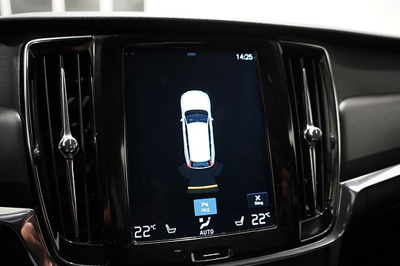 Volvo V90 Cross Country 15 of 22