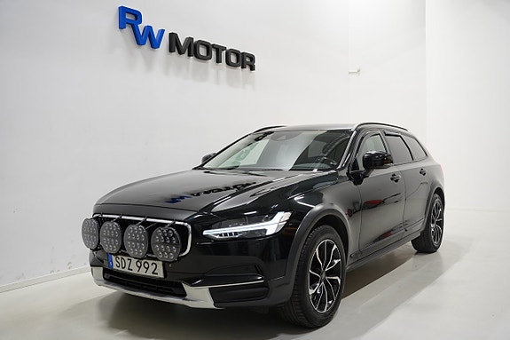Volvo V90 Cross Country 2 of 22