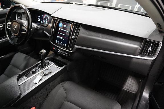 Volvo V90 Cross Country 10 of 22