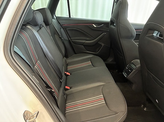 Skoda Kamiq 6 of 9