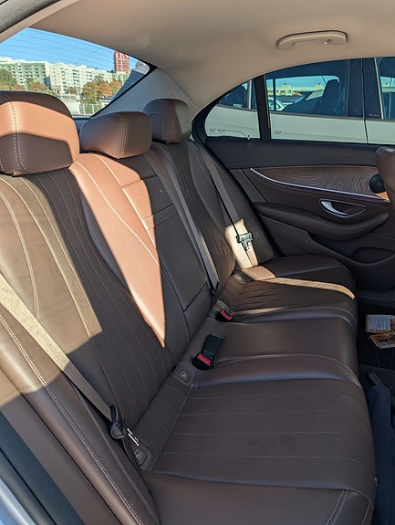 Mercedes-Benz E 220 d 5 of 6