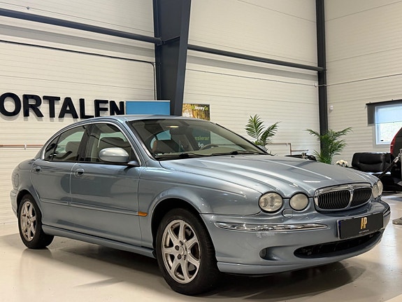 Jaguar X-TYPE 8 of 16