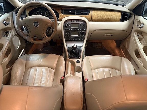 Jaguar X-TYPE 15 of 16
