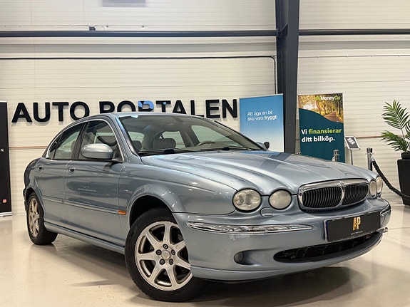 Jaguar X-TYPE 3 of 16