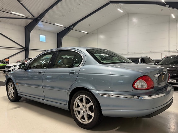 Jaguar X-TYPE 10 of 16
