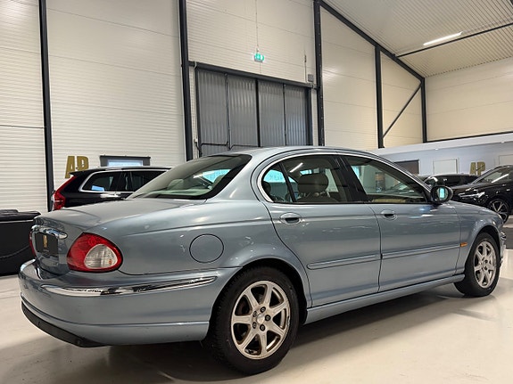Jaguar X-TYPE 9 of 16