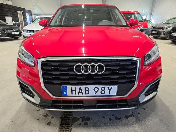Audi Q2 2 of 23