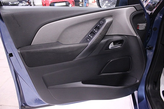 Citroen Grand C4 Picasso 27 of 27