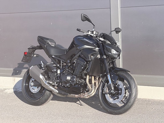 Kawasaki Z900 * Visnings Ex * Beställ din 2027 * 2 of 6