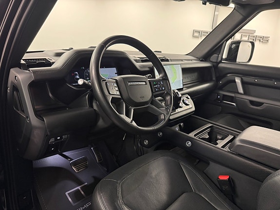 Land Rover Defender 110 7 of 19