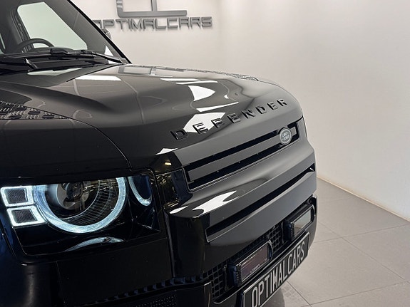 Land Rover Defender 110 3 of 19
