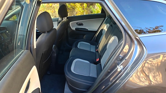 Kia Ceed 12 of 18