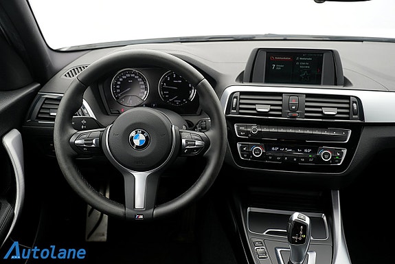 BMW 120i 19 of 29