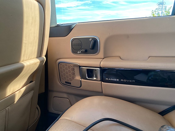 Land Rover Range Rover 6 of 12