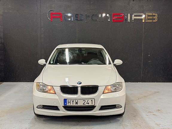 BMW 318i 6 of 22
