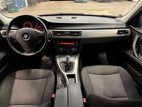 BMW 318i 12 of 22