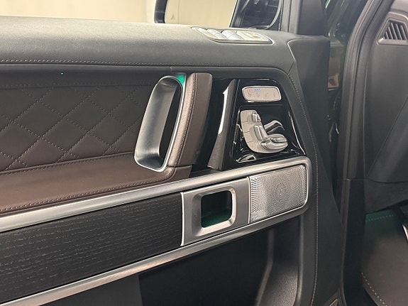 Mercedes-Benz G63 11 of 17
