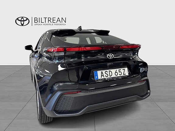 Toyota C-HR 4 of 13