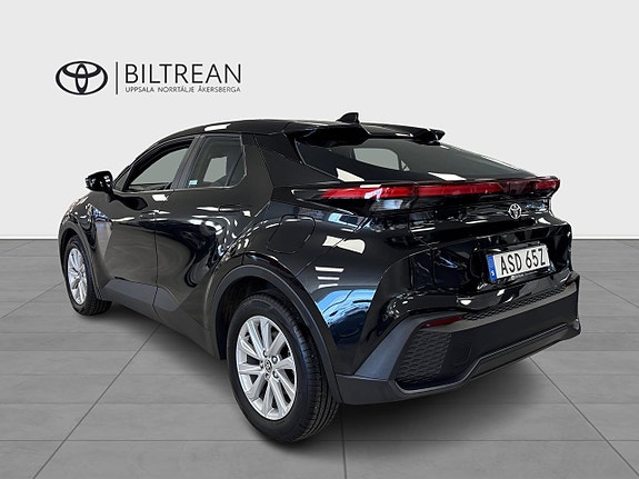Toyota C-HR 3 of 13