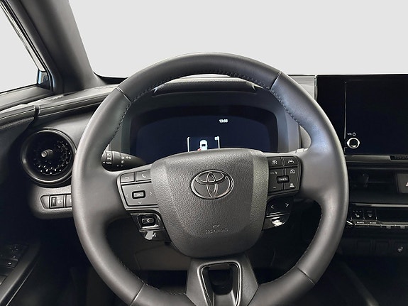 Toyota C-HR 10 of 13