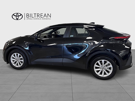 Toyota C-HR 2 of 13