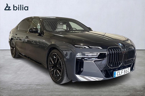 BMW 750e 15 of 18