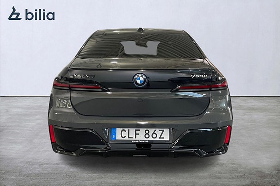 BMW 750e 16 of 18