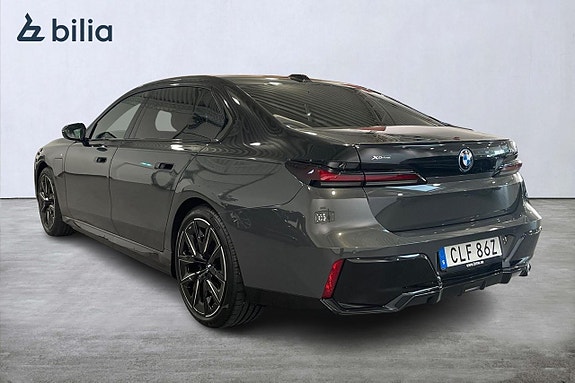 BMW 750e 2 of 18