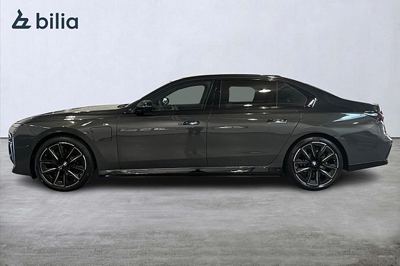 BMW 750e 3 of 18