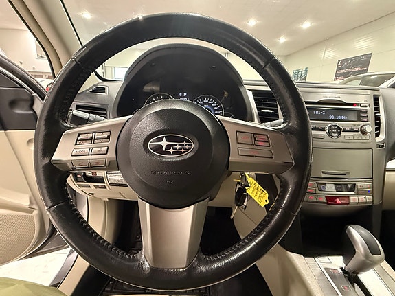 SUBARU OUTBACK 2.5 167 ch 4WD BVA LINEARTRONIC BUSINESS - ATTELAGE - 4x4 - 217650 km