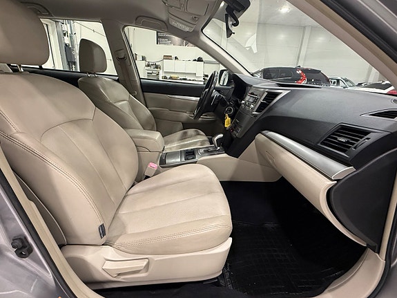 SUBARU OUTBACK 2.5 167 ch 4WD BVA LINEARTRONIC BUSINESS - ATTELAGE - 4x4 - 217650 km
