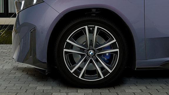 BMW iX3 7 of 13