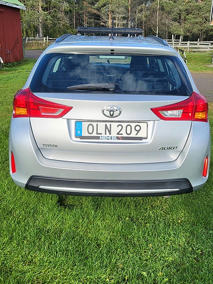 Toyota Auris 3 of 7