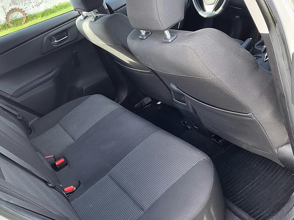 Toyota Auris 6 of 7