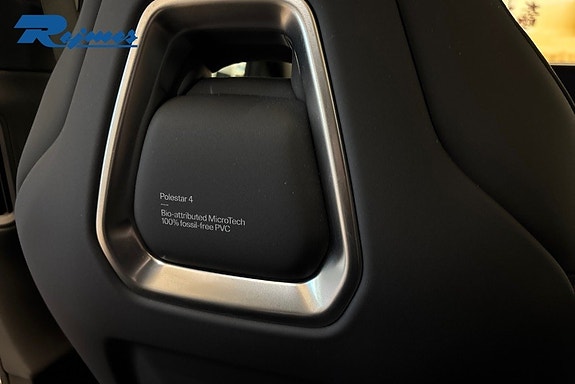 Polestar 4 8 of 27