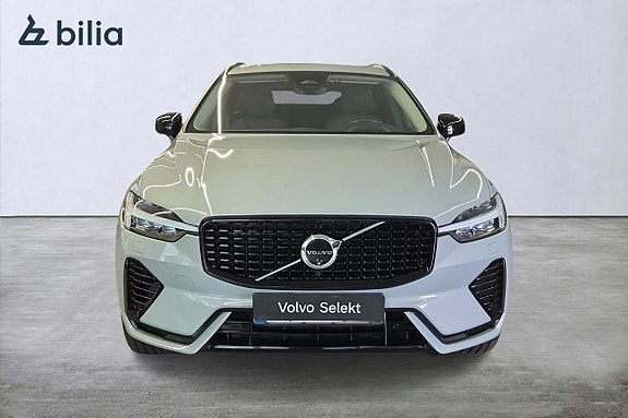 Volvo XC60 2 of 24